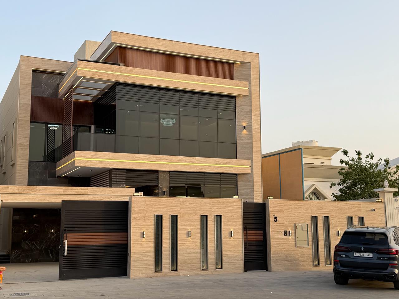 🛣️ Modern Villa 𝐂𝐥𝐨𝐬𝐞 𝐭𝐨 𝐒𝐡𝐞𝐢𝐤𝐡 𝐀𝐦𝐦𝐚𝐫 𝐑𝐨𝐚𝐝
